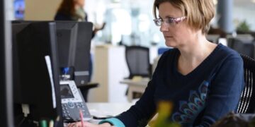 The rise of ‘social offloading’—when AI replaces your boss’s empathy