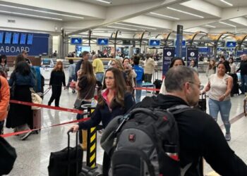 Trump signs order to pay TSA workers after House GOP rejects deal to end shutdown. ‘America’s air travel system has reached its breaking point’