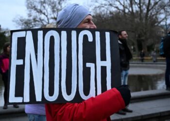 These 4 cowards are living in luxury — and throwing the nation to Trump