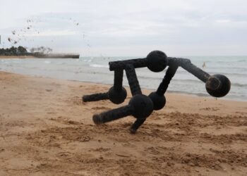 Strange Modular Robots Are Writhing Across Landscapes