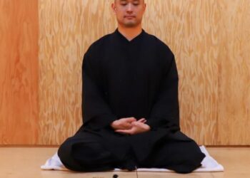 Buddhist monk says workers struggle to wind down from fast-paced office culture—he shares a 30-second tip to reset your nervous system
