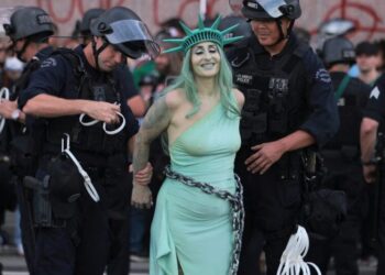 Photos From the Third Nationwide ‘No Kings’ Protest