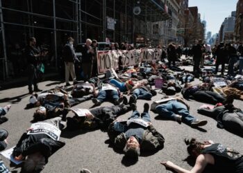 Protesters Stage Unsettling Demonstration in Front of Palantir’s Office