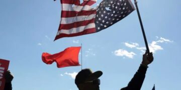 US barreling towards ‘total collapse’ within six months if Iran war continues: expert