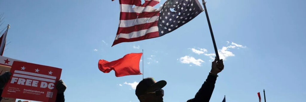 US barreling towards ‘total collapse’ within six months if Iran war continues: expert