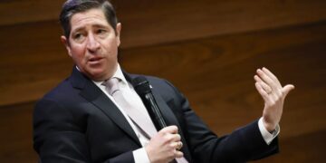 The federal government shed 385,000 employees last year. Now the Trump administration is on a blitz to hire Gen Z workers