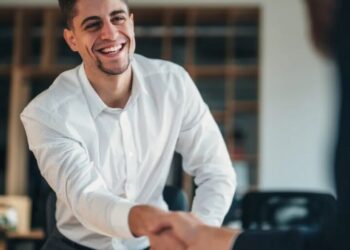 Forget free lunch and nap pods: AI startups are luring workers with soaring salaries—some recent computer science grads are making over $300,000