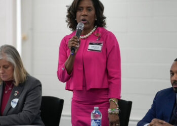 Donna Miller Beats Jesse Jackson Jr. in House Primary