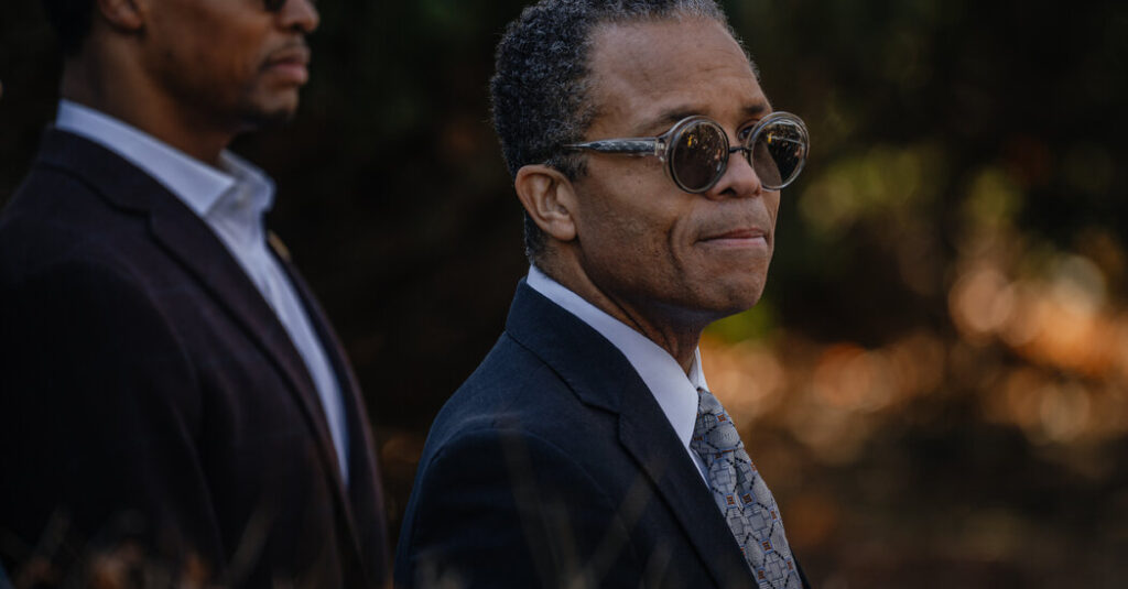 Jesse Jackson Jr. Seeks Comeback After Corruption Scandal