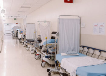 Bipartisan Bill Would Waive $100,000 Visa Fees for Medical Professionals