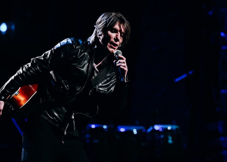 Why Is ‘Iris’ by the Goo Goo Dolls Still Everywhere?