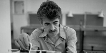 Thomas Gentille, Artist Who Made Wearable Sculpture, Dies at 89