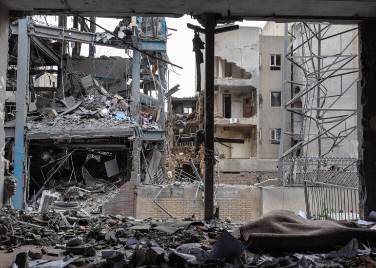 Days of Anger and Fear for Iranians Living With Waves of Airstrikes