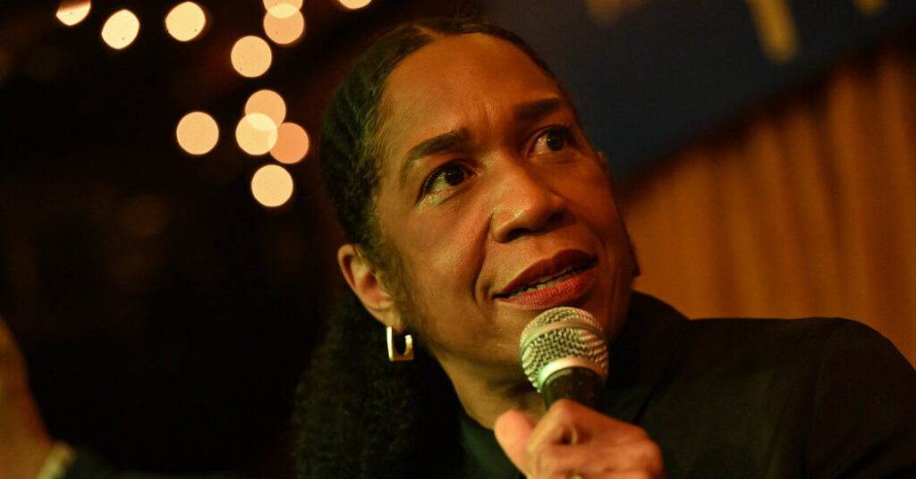 Stratton, Illinois Senate Primary Winner, Vows to Bring a ‘Fight’ to Trump