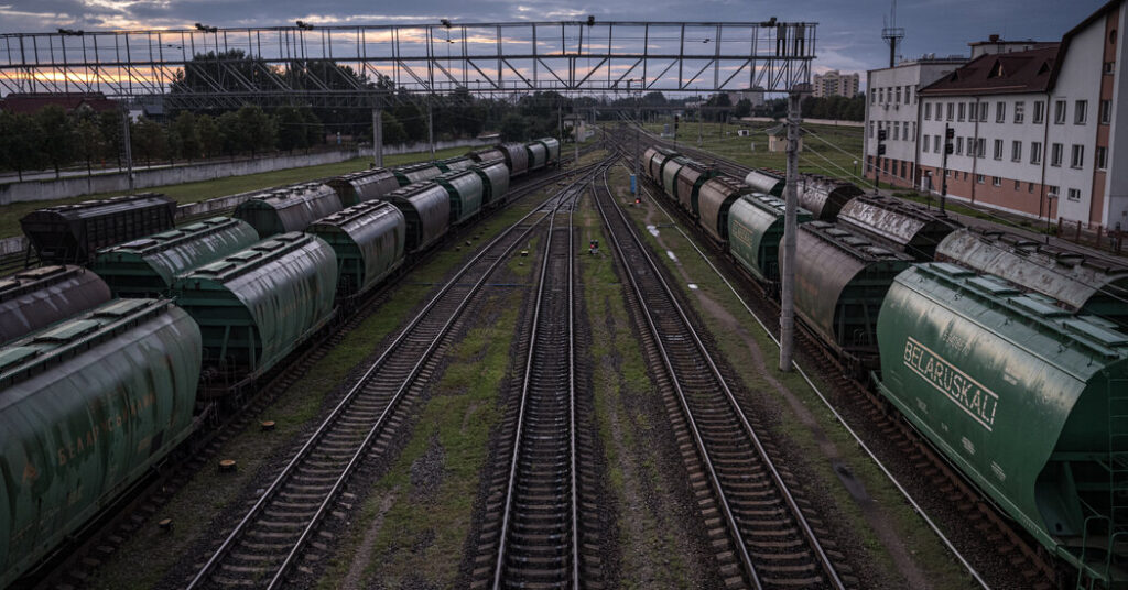 U.S. Lifts Fertilizer Sanctions on Belarus as Iran War Causes Price Surge