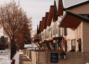 Mortgage Rates Highest in Three Months as War Weighs on Housing Market