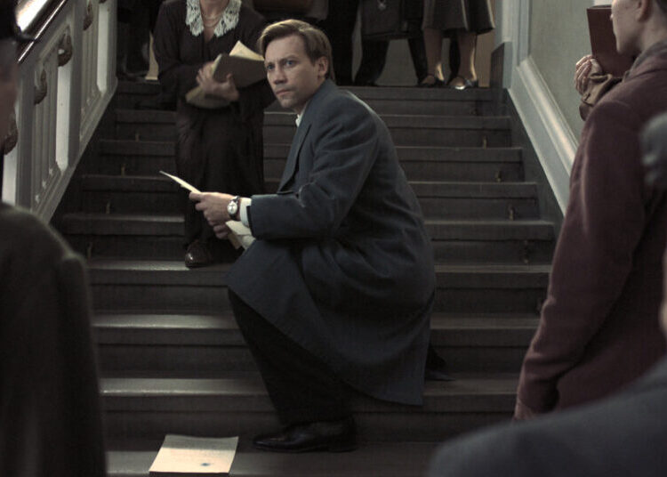 ‘Two Prosecutors’ Review: Practicing Law in a State of Fear