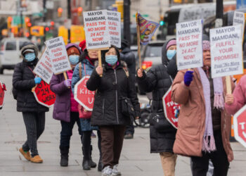 Home Health Care Aides Say It’s Time to End ‘Inhumane’ 24-Hour Shifts