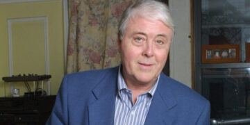 Robert White, Tenor Renowned for Irish Ballads, Dies at 89