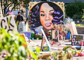 Justice Dept. Seeks to Drop Charges Against Officers in Breonna Taylor’s Death