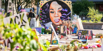 Justice Dept. Seeks to Drop Charges Against Officers in Breonna Taylor’s Death