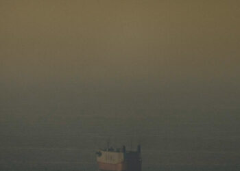 U.S. Attacks Iranian Drones and Vessels to Try to Open Strategic Shipping Lane