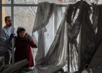 Trump Signals Retreat From Goal of Regime Change in Iran