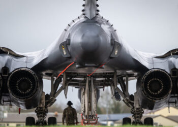 U.K. Allows U.S. to Use Bases to Hit Iranian Forces Menacing Strait Traffic