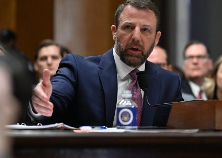 Mullin Explored Bipartisan Deal to Rein in Immigration Crackdown