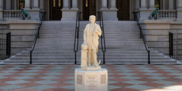 Christopher Columbus Statue Is Installed on White House Grounds