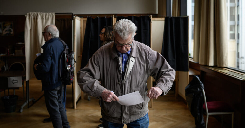 French Far Right Falls Short of Statement Win in Yardstick Local Races