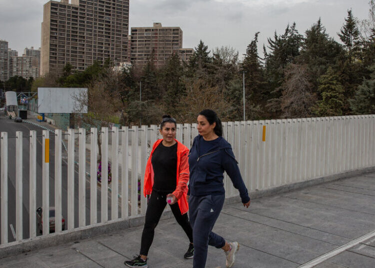 As Trump’s Deadline Nears, Iranians Dread the Darkness