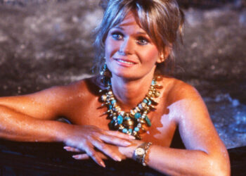 Valerie Perrine, Screen Siren Who Won Critical Acclaim, Dies at 82