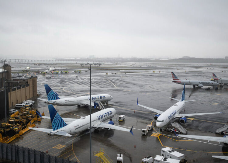 LaGuardia Delays Expected to Last for Days After Runway Crash
