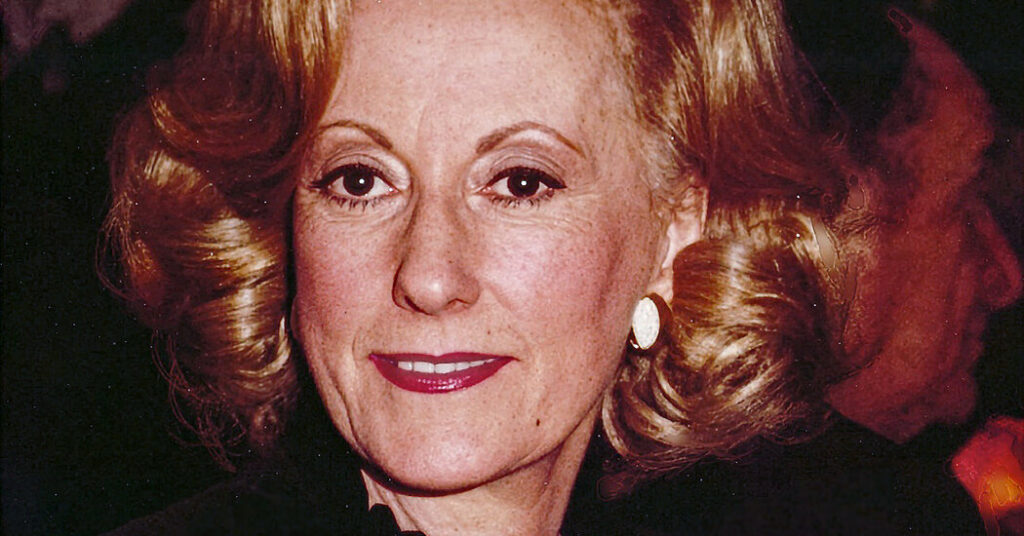 Letizia Mowinckel, 105, Dies; Procured Jacqueline Kennedy’s Pink Chanel Suit