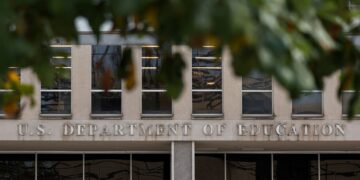Education Dept. to leave headquarters, give building to Energy Department