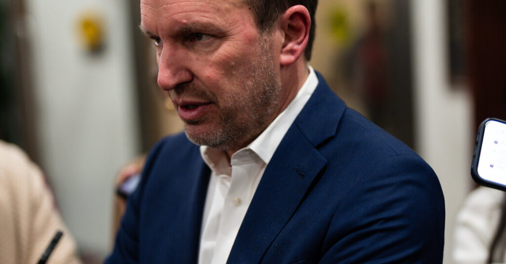 Senate Republicans Again Block Bid to Halt Iran War Without Authorization