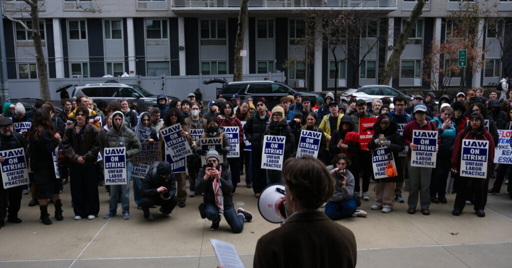 N.Y.U. Professors Reach a Deal on a Contract to End Strike After 2 Days