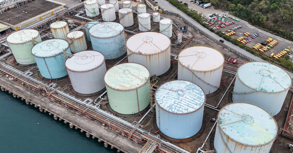 U.S. Stocks Have Their Biggest Drop Since Start of Iran War