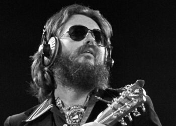 Dash Crofts, of the Soft-Rock Duo That Sang ‘Summer Breeze,’ Dies at 87