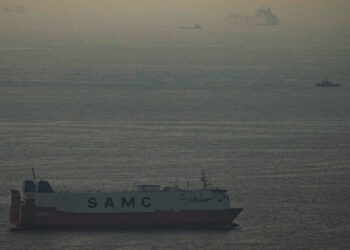 Iran Acts as Gatekeeper of Hormuz as War Drags On