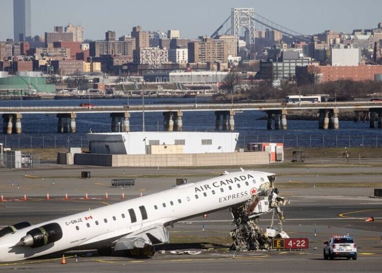 Safety Experts Considered LaGuardia Challenging but Not an Outlier