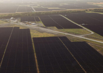 Wealthy Investors Are Targeting Foes of Clean Energy, and They Want Revenge