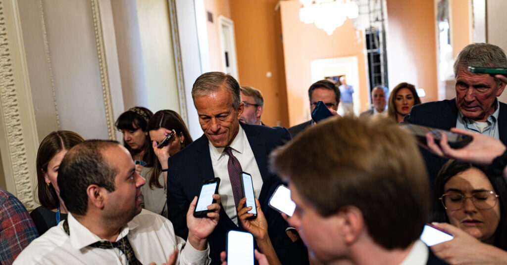 Senators Haggle Over Homeland Security Funding as Airport Lines Grow