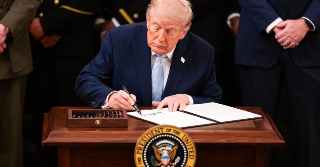 Trump’s Signature to be Added to U.S. Dollars