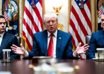 Trump Aims New Threats at Iran, as Israel Says It Killed Naval Commander