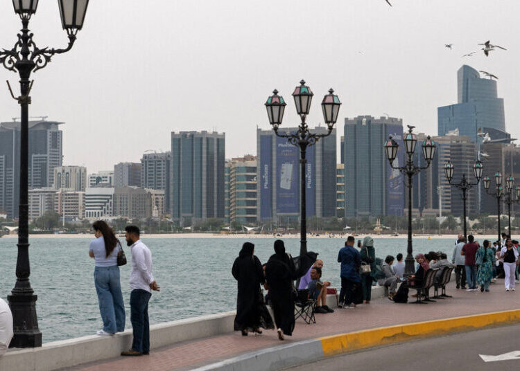 Two Killed in Abu Dhabi as Gulf States Face Fresh Attacks