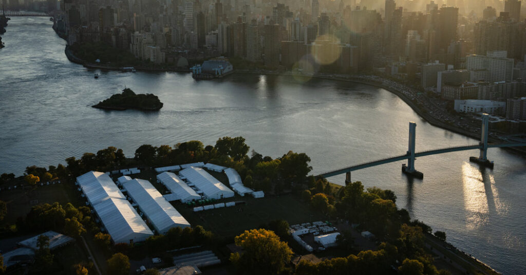 New York City’s Population Flat After Drop in Immigration