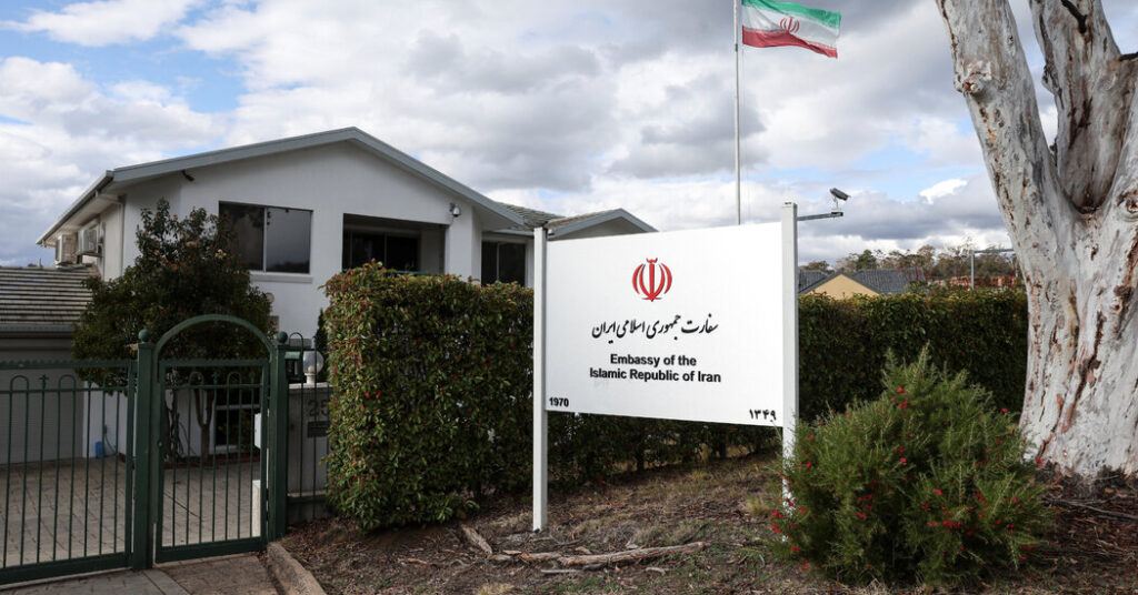 Australia Temporarily Blocks Iranians With Visitor Visas From Entry