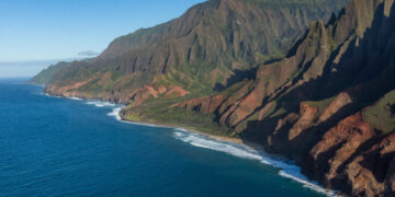 3 Killed in Helicopter Crash Off Hawaii